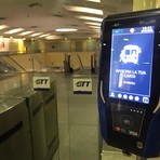 "Scavalcate come me i tornelli della metro di Torino": giovane denunciato