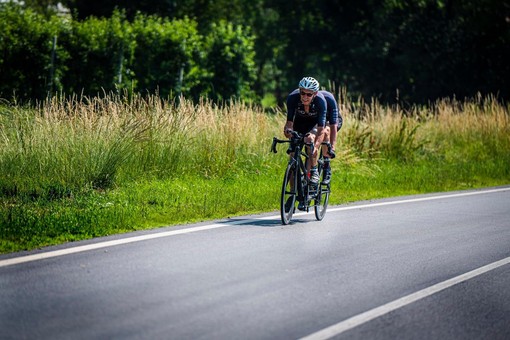 Da Torino alla Liguria in tandem: un viaggio nel segno dell’inclusione che unisce ciclisti ciechi e vedenti