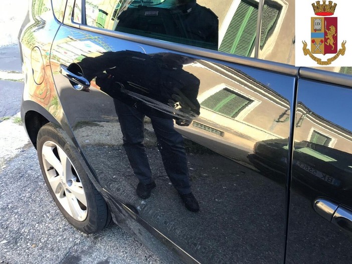 Truffa dello specchietto (foto di repertorio)