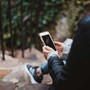Il ritorno del telefono erotico: tra nostalgia, tecnologia e desiderio umano