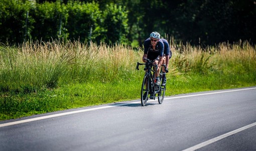 Da Torino alla Liguria in tandem: un viaggio nel segno dell’inclusione che unisce ciclisti ciechi e vedenti