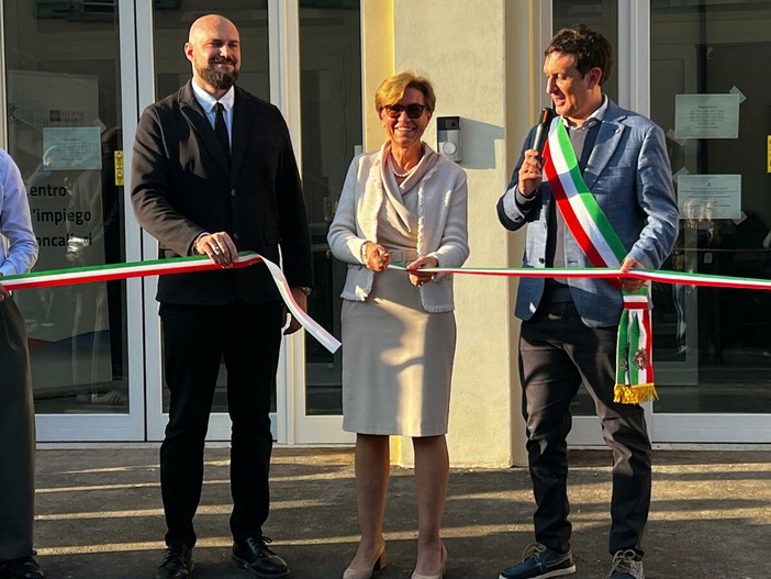 Il Centro per l'impiego di Moncalieri apre le porte della sua nuova sede Il Centro per l'impiego di Moncalieri apre le porte della sua nuova sede
