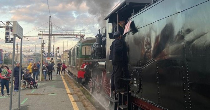 La Chivasso-Asti tra treni storici, tartufi, vino e nocciolini