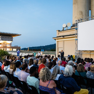 Alla Pinacoteca Agnelli torna il Cinema all'aperto: 15 film proiettati sulla Pista 500