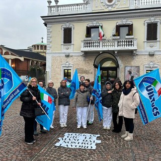 La manifestazione dei lavoratori davanti al presidio ospedaliero Fatebenefratelli