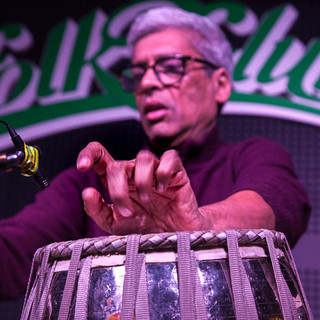 Il percussionista jazz Trilok Gurtu torna al FolkClub