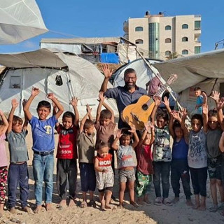 33 battute per Gaza: un flash mob sulle note di Ahmed Abu Amsha