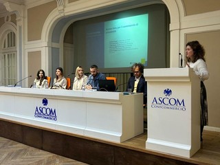 L’incontro, promosso da Fondazione Sviluppo e Crescita Crt, Upskill 4.0 e UniCredit in collaborazione con Ascom L’incontro, promosso da Fondazione Sviluppo e Crescita Crt, Upskill 4.0 e UniCredit in collaborazione con Ascom