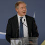 il ministro Adolfo Urso sposa il terzo volume per Mirafiori