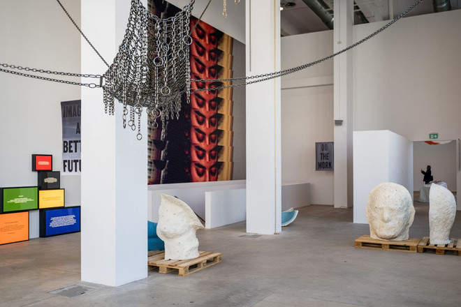 Alla Fondazione Merz, la guerra mostrata dallo sguardo di 20 artiste: tra loro anche tre donne palestinesi Alla Fondazione Merz, la guerra mostrata dallo sguardo di 20 artiste: tra loro anche tre donne palestinesi