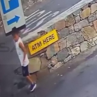 Un fotogramma dell'ultimo video in cui compare il bambino