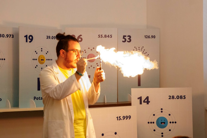 A Settimo, riaperto il Museo della Chimica: nuovi esperimenti e dimostrazioni al Chemistry Bar A Settimo, riaperto il Museo della Chimica: nuovi esperimenti e dimostrazioni al Chemistry Bar