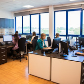 POS bloccato, prenotazioni perse: quanto costa davvero restare senza internet (e come evitarlo)