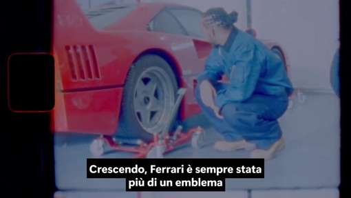 Lewis Hamilton realizza un sogno, eccolo con la sua Ferrari F40 Lewis Hamilton realizza un sogno, eccolo con la sua Ferrari F40