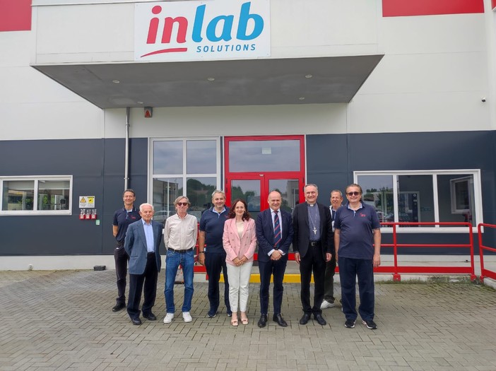 Sua eminenza Cardinal Mauro Gambetti visita lo stabilimento Inalpi