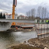 Lavori in corso sopra il torrente Ceronda