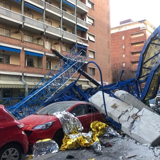 Una immagine di repertorio del crollo della gru in via Genova