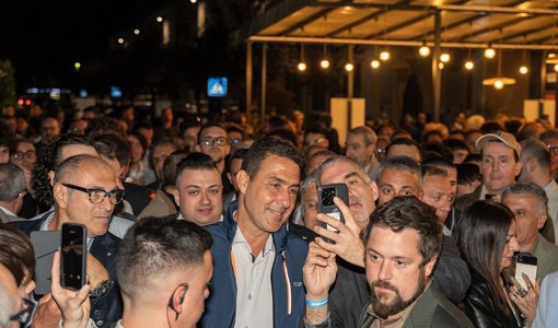 Non si placano le discussioni su Roberto Vannacci e la sua partecipazione a un incontro promosso da alcuni sindacati di Polizia Non si placano le discussioni su Roberto Vannacci e la sua partecipazione a un incontro promosso da alcuni sindacati di Polizia