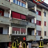 Esplosione in una palazzina di quattro piani a Rivarolo: un ferito grave Esplosione in una palazzina di quattro piani a Rivarolo: un ferito grave