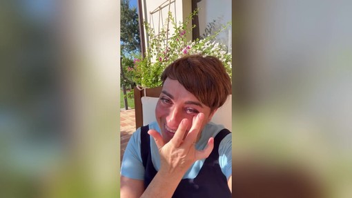 Benedetta Rossi in lacrime nel primo video dopo l'adozione: "Siamo nel pieno del turbine delle emozioni" Benedetta Rossi in lacrime nel primo video dopo l'adozione: "Siamo nel pieno del turbine delle emozioni"