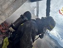 In fiamme il tetto di un'abitazione a Caprie; Vigili del fuoco in azione