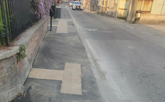 Chivasso: lavori di eliminazione delle barriere architettoniche in via Blatta Chivasso: lavori di eliminazione delle barriere architettoniche in via Blatta
