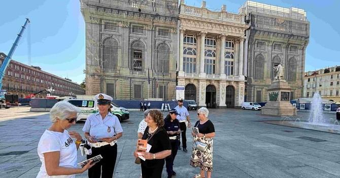 Vigili anti truffe nelle vie di Torino
