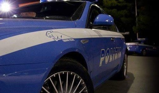 Prendeva di mira le auto in sosta: 44enne arrestato dalla Polizia