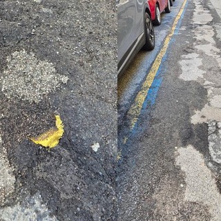 Buche nel centro di Torino. Firrao: &quot;Seppellito anche sacchetto di plastica sotto l'asfalto&quot;