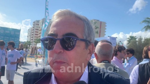 Gasparri alla kermesse di Forza Italia giovani: "Per loro centrale l'insegnamento di Berlusconi"