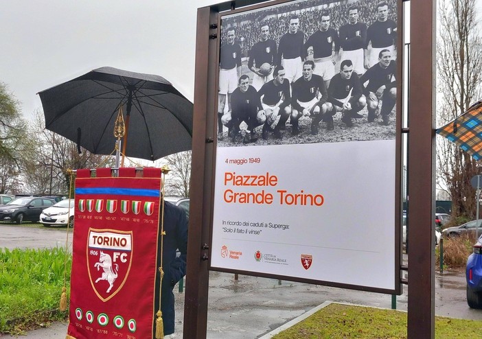 Venaria onora la memoria degli Invincibili: inaugurato il piazzale Grande Torino