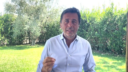Eclissi, il consiglio dell'oculista: "Ecco come guardarla senza rischi"