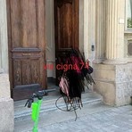 Ingresso non accessibile alla Casa di Comunità di Via Cigna