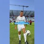 Renzi campione di palleggi lancia la sfida sportiva a Vannacci: "Ma non a calcio..."