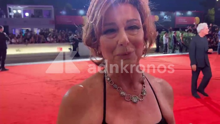 Monica Guerritore a 'Ballando con le stelle': "Non sono una ballerina, ma questa sfida mi diverte" Monica Guerritore a 'Ballando con le stelle': "Non sono una ballerina, ma questa sfida mi diverte"