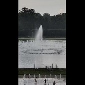 Fulmine colpisce una fontana in Polonia e... la manda ko