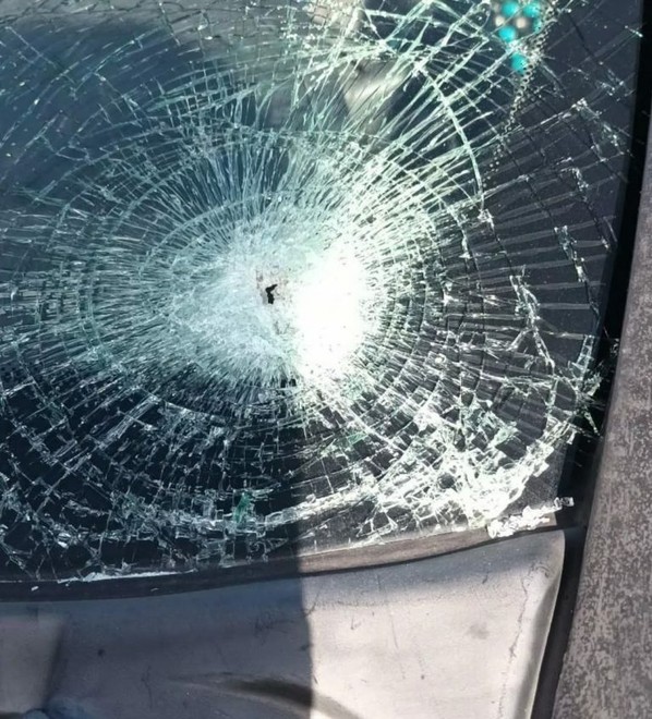 Nichelino, vandali e incivili prendono di mira le auto parcheggiate Nichelino, vandali e incivili prendono di mira le auto parcheggiate