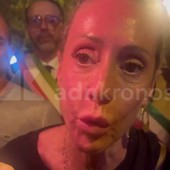 Arianna Meloni alla fiaccolata per Paolo Borsellino: "Eroe del nostro tempo" Arianna Meloni alla fiaccolata per Paolo Borsellino: "Eroe del nostro tempo"