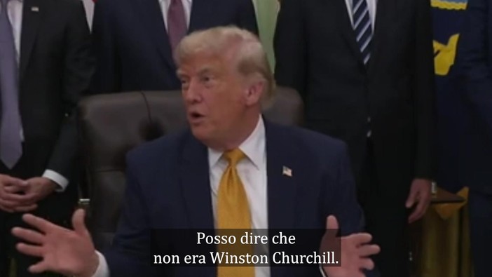 Starmer si dimette, la battuta di Trump: "Non era Winston Churchill"