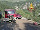 Rorà, camion da cava cade in un dirupo e prende fuoco: illeso il conducente