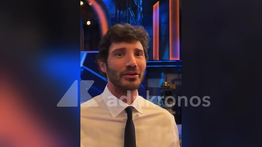 De Martino a lavoro su Sanremo: "Ho ascoltato centinaia di canzoni, idee per tanti ospiti"