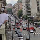Paura in via Cialdini, chiusa la strada: sul posto vigili del fuoco e ambulanza