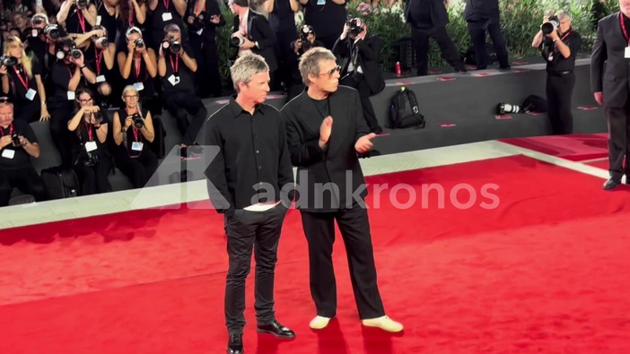 Venezia 83, red carpet da rockstar per gli Oasis al Lido Venezia 83, red carpet da rockstar per gli Oasis al Lido