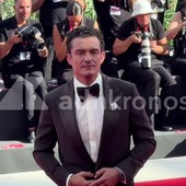 Venezia 83, Orlando Bloom infiamma il red carpet per 'Bucking Fastard' Venezia 83, Orlando Bloom infiamma il red carpet per 'Bucking Fastard'