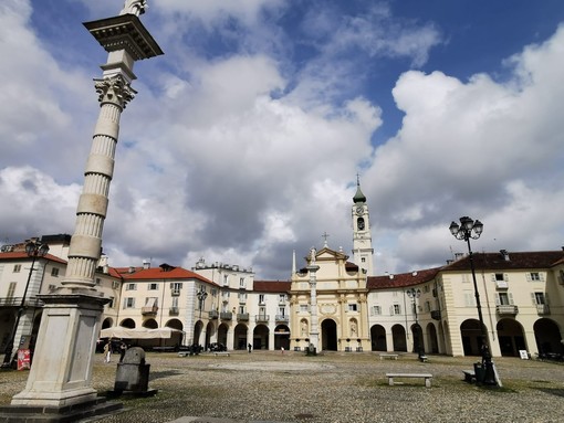Piazza del centro storico di Venaria