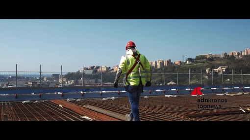 Ponte Genova San Giorno, resilienza e orgoglio italiano dopo il crollo del Ponte Morandi Ponte Genova San Giorno, resilienza e orgoglio italiano dopo il crollo del Ponte Morandi
