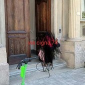Ingresso non accessibile alla Casa di Comunità di Via Cigna
