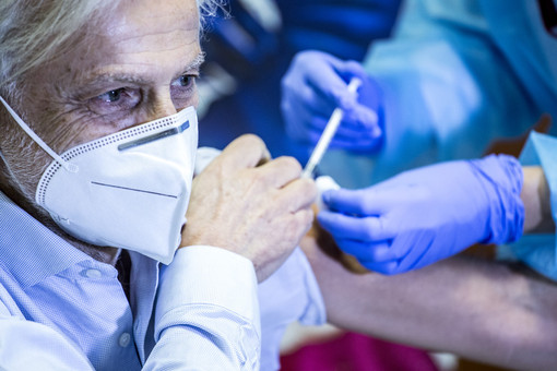 Campagna vaccinale al via da metà ottobre: si punta ad aumentare la copertura con la farmacia dei servizi
