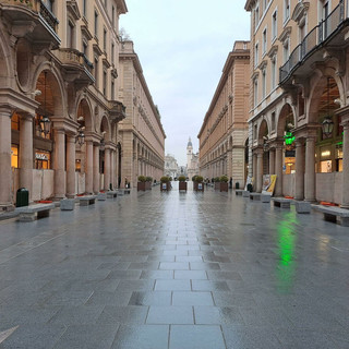 Pedonalizzazione di via Roma: riapre il tratto tra il civico 48 e via Bertola