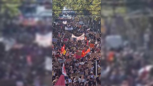 Da Marsiglia a Parigi, la marea di studenti in piazza in tutta la Francia